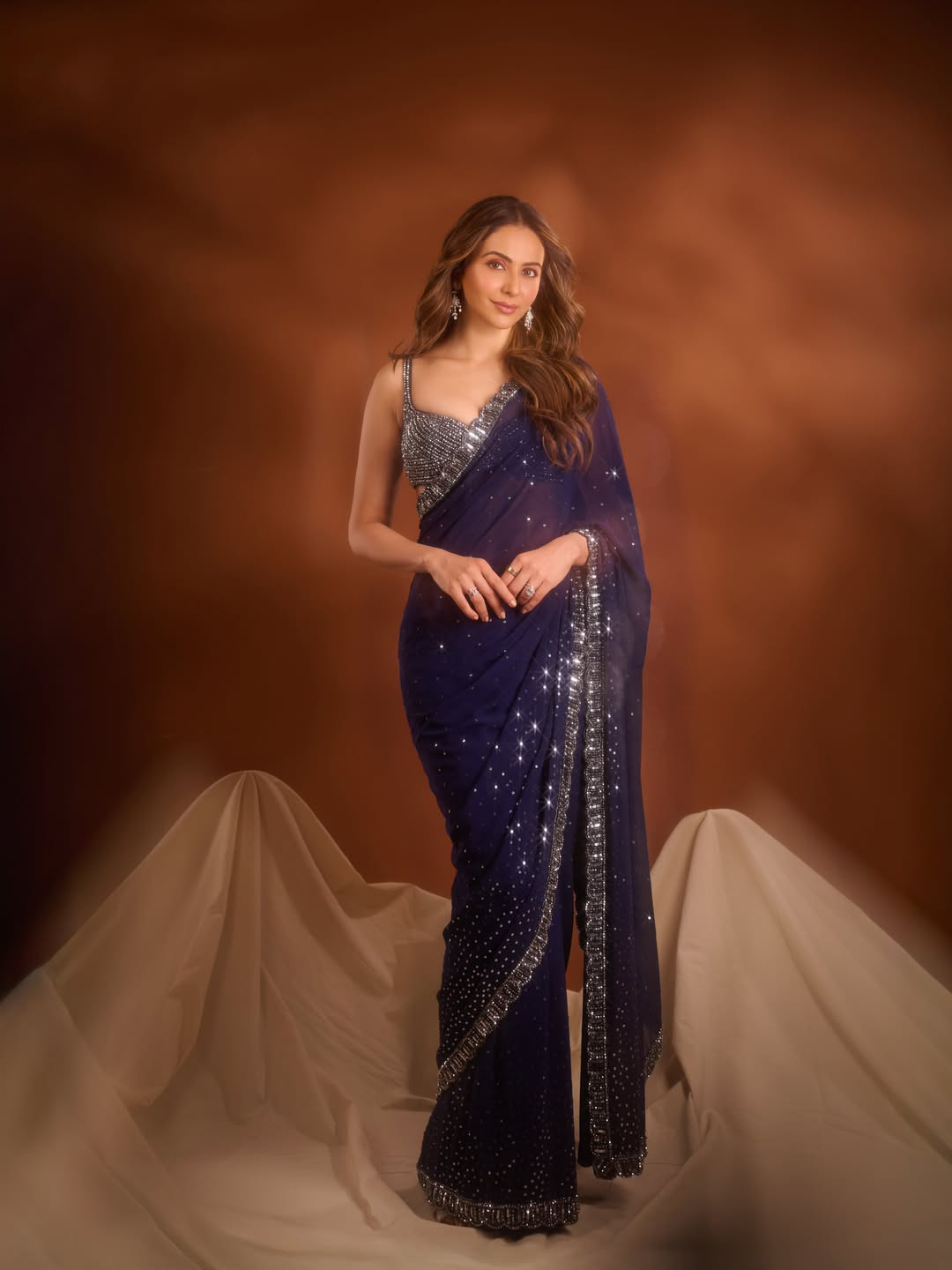 Rakul preet singh stunning looks in saree