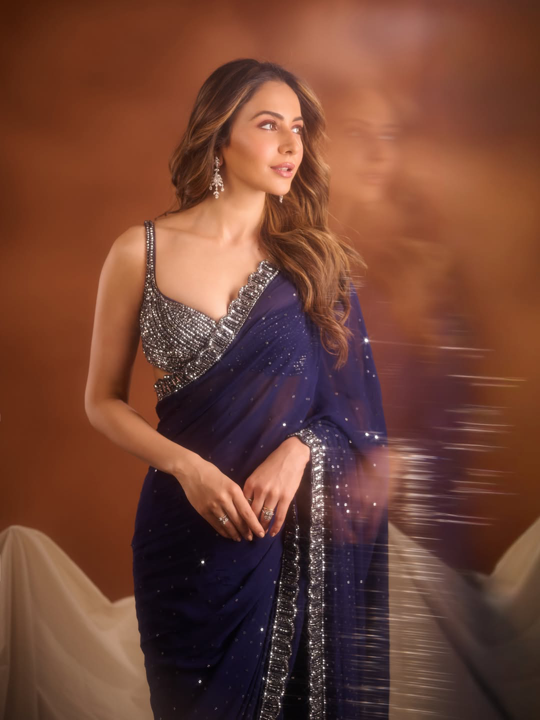 Rakul preet singh stunning looks in saree