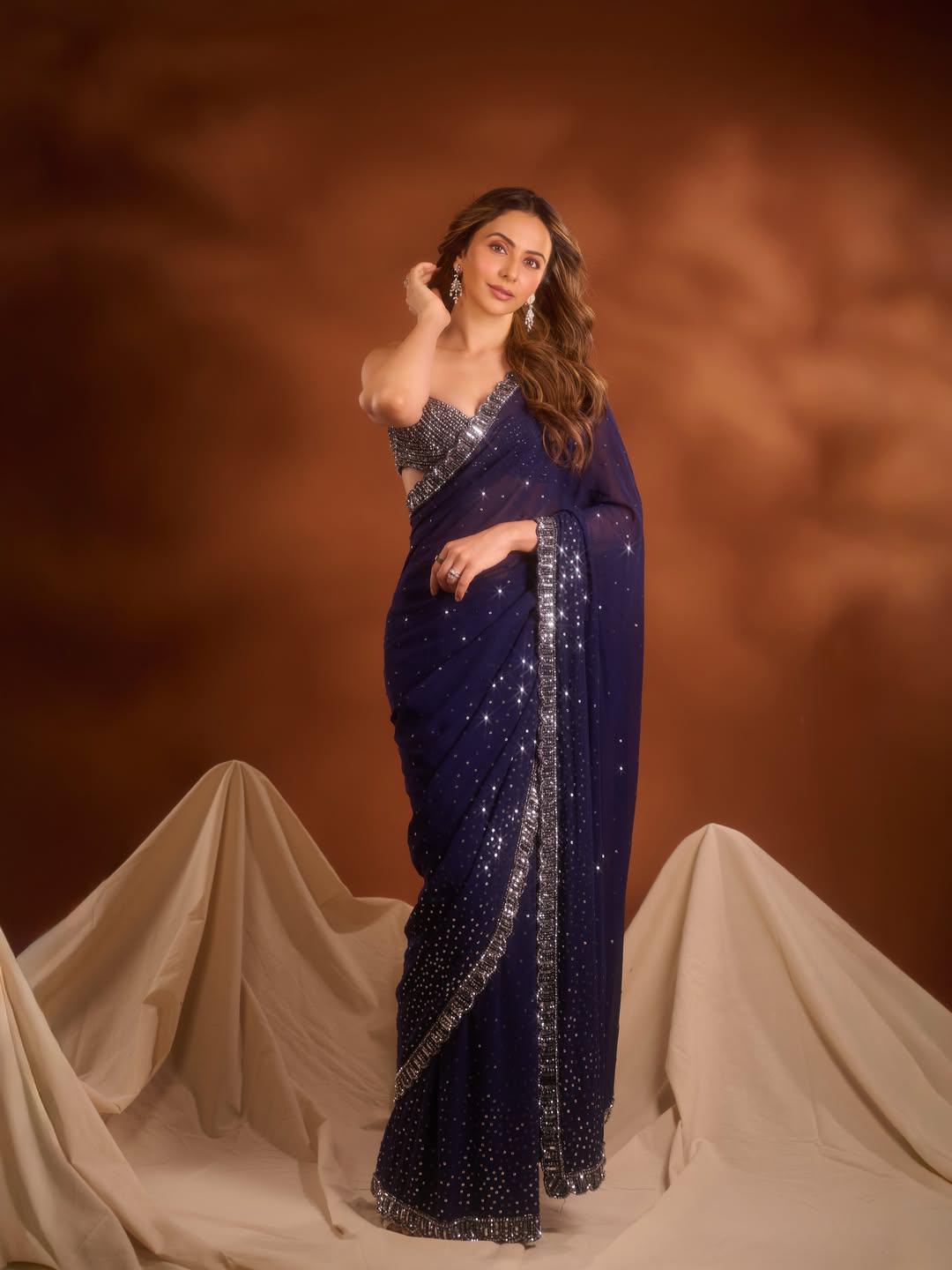 Rakul preet singh stunning looks in saree