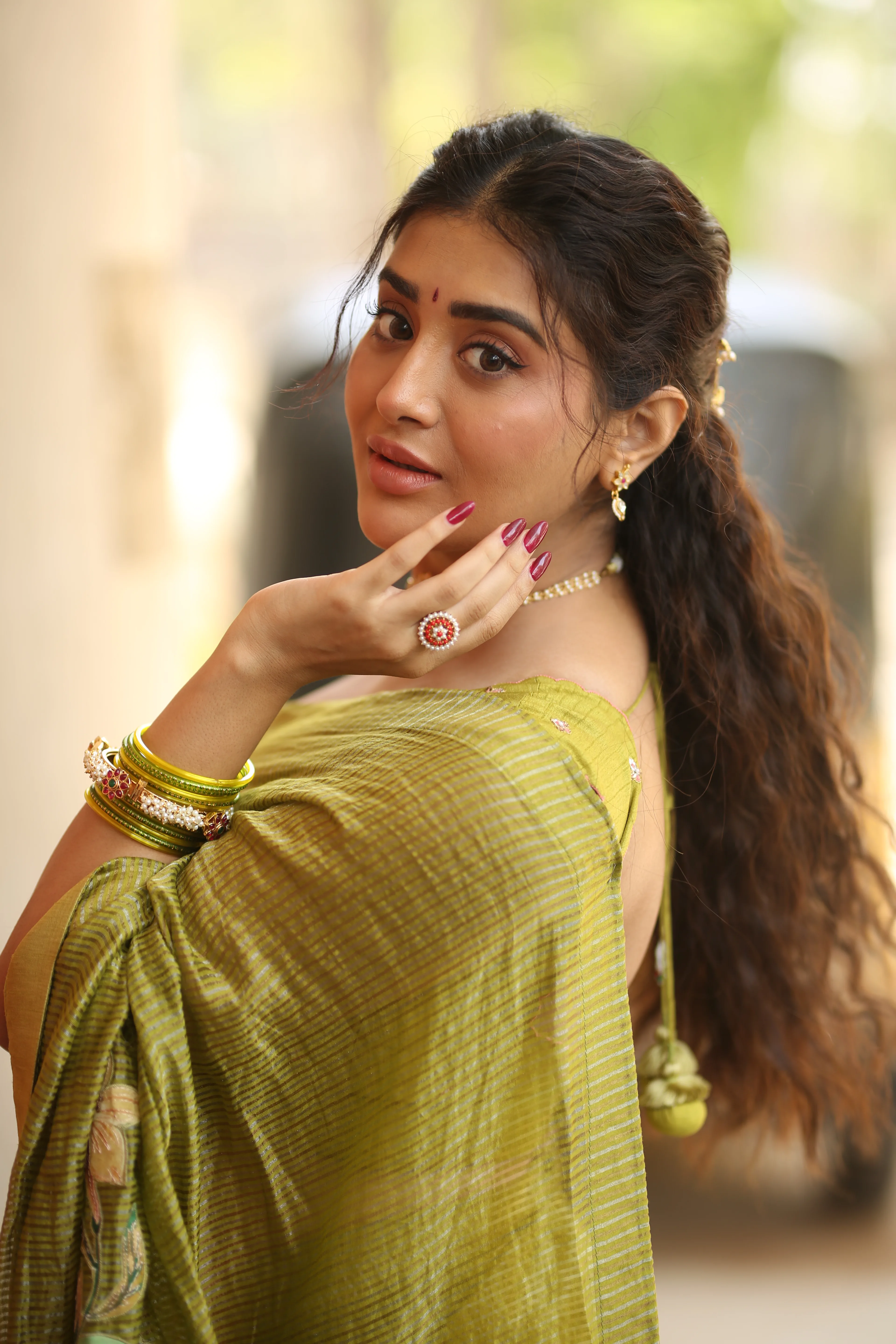 Rashi singh at Transfer Trimurthulu Teaser launch event
