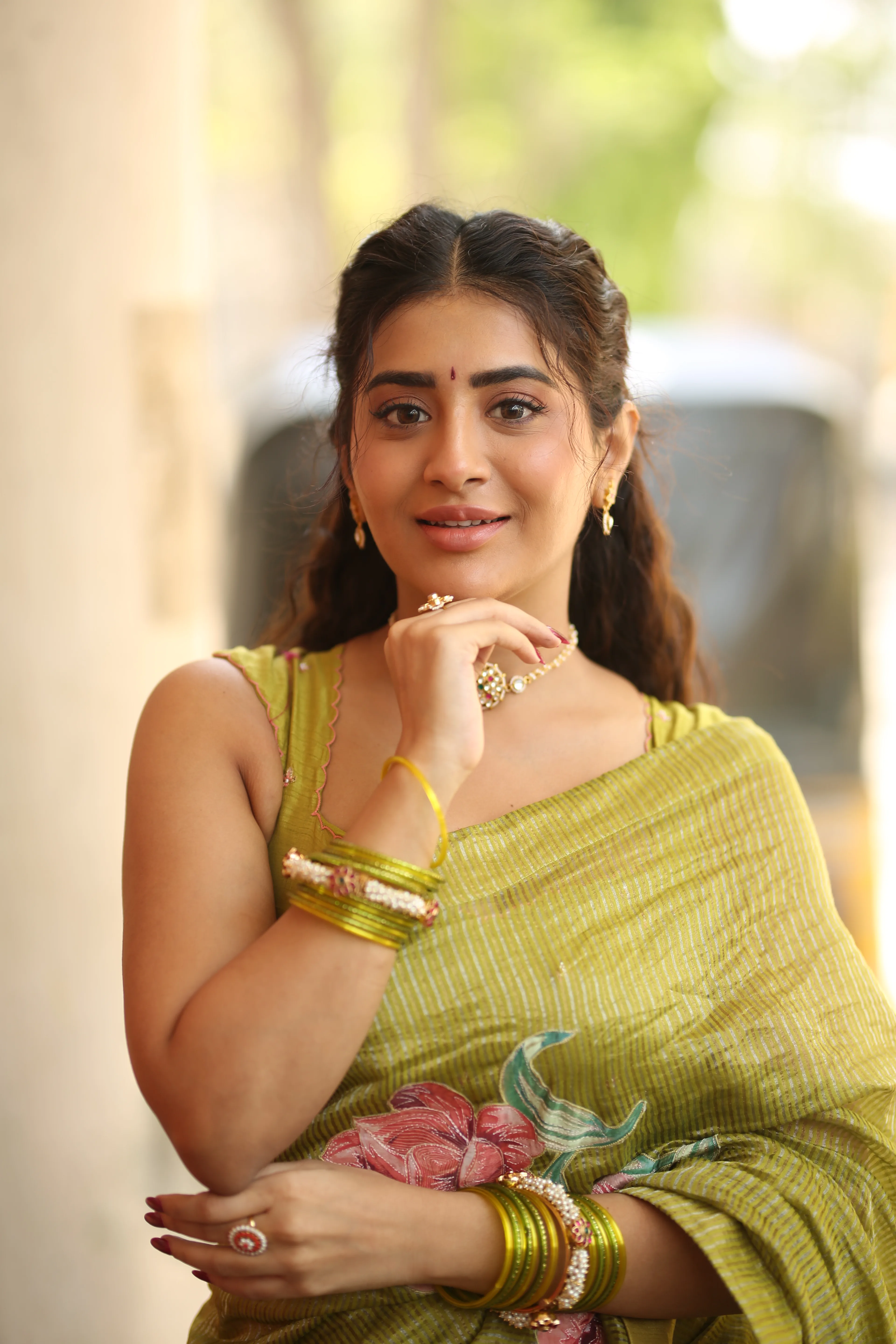 Rashi singh at Transfer Trimurthulu Teaser launch event