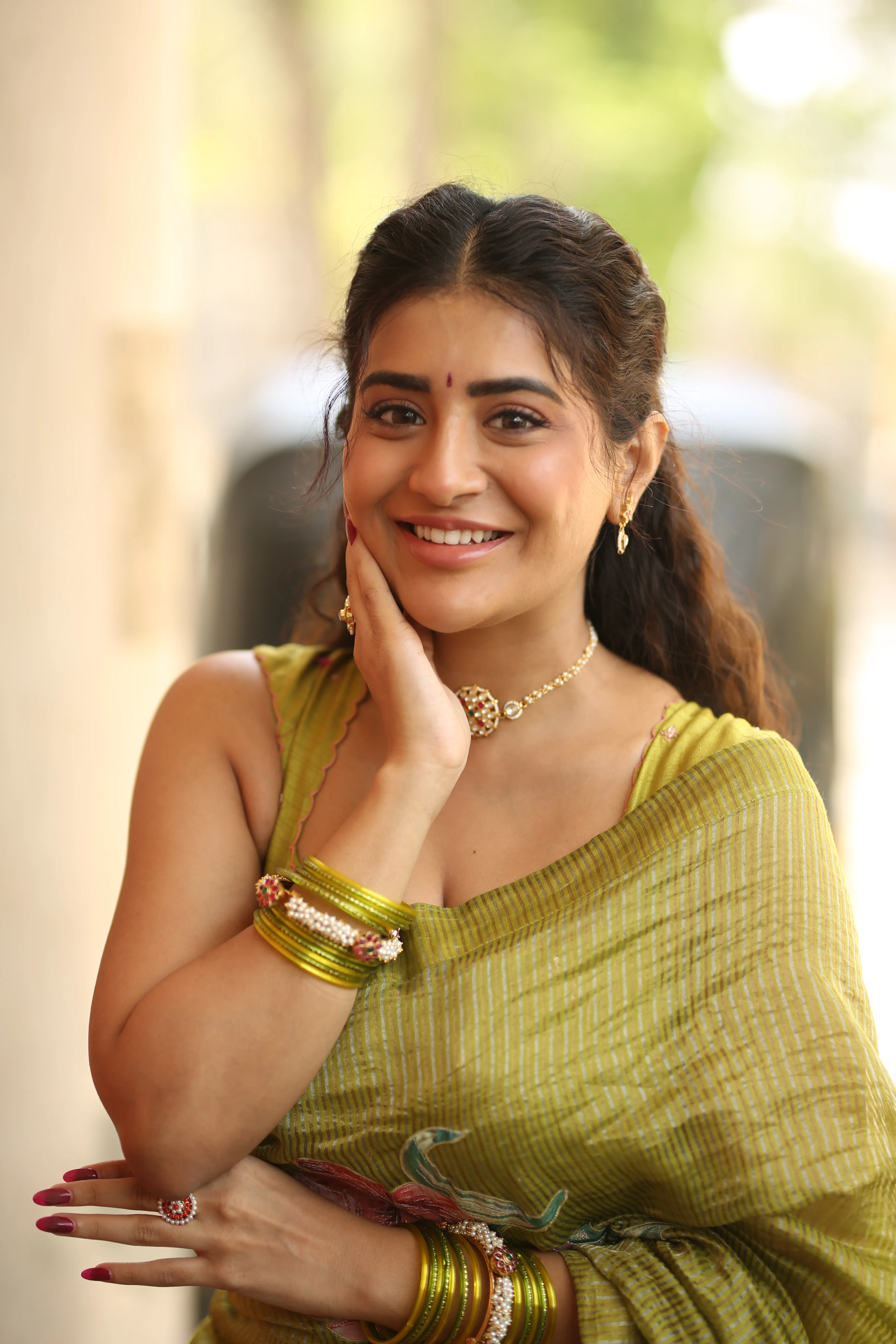 Rashi singh at Transfer Trimurthulu Teaser launch event