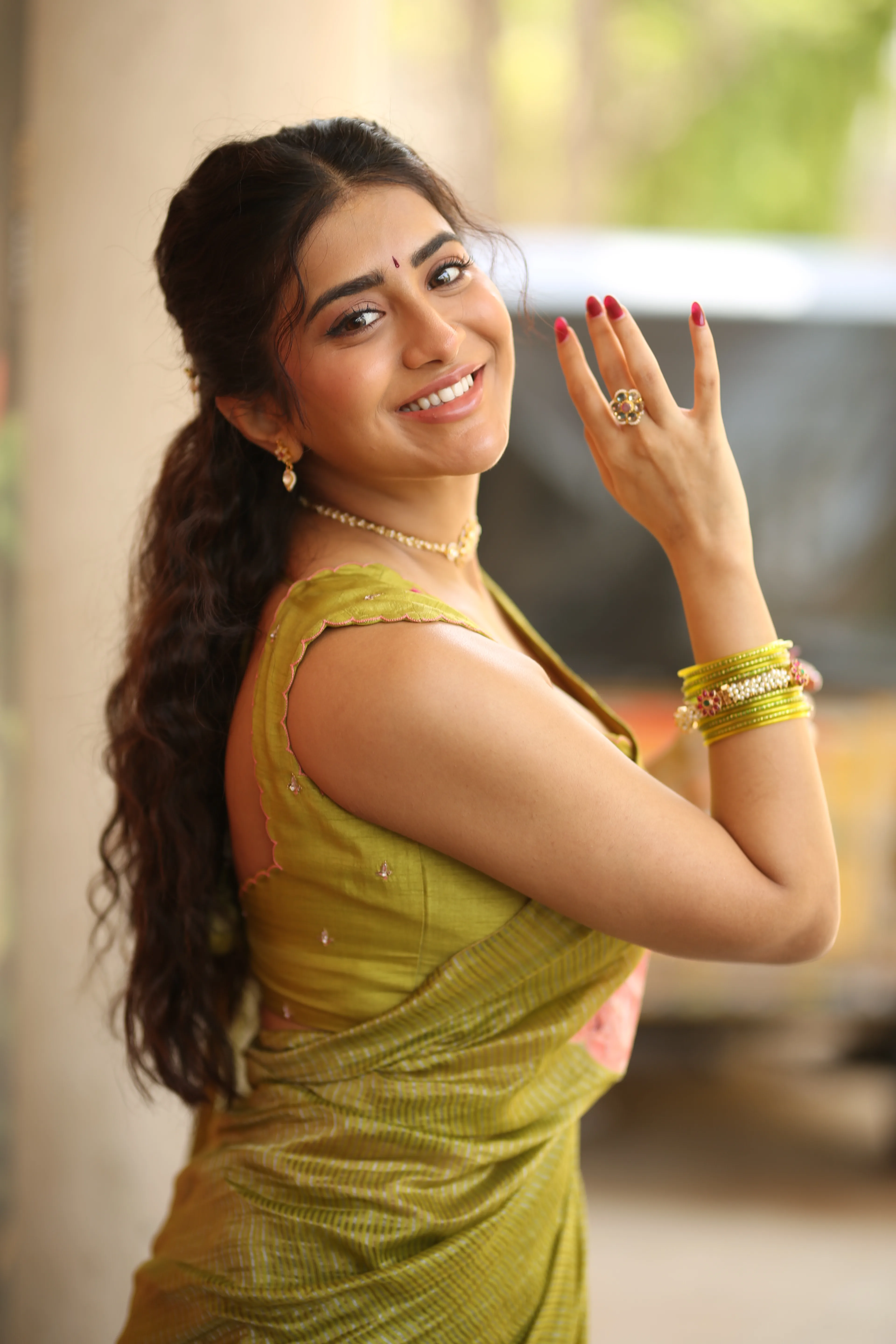 Rashi singh at Transfer Trimurthulu Teaser launch event