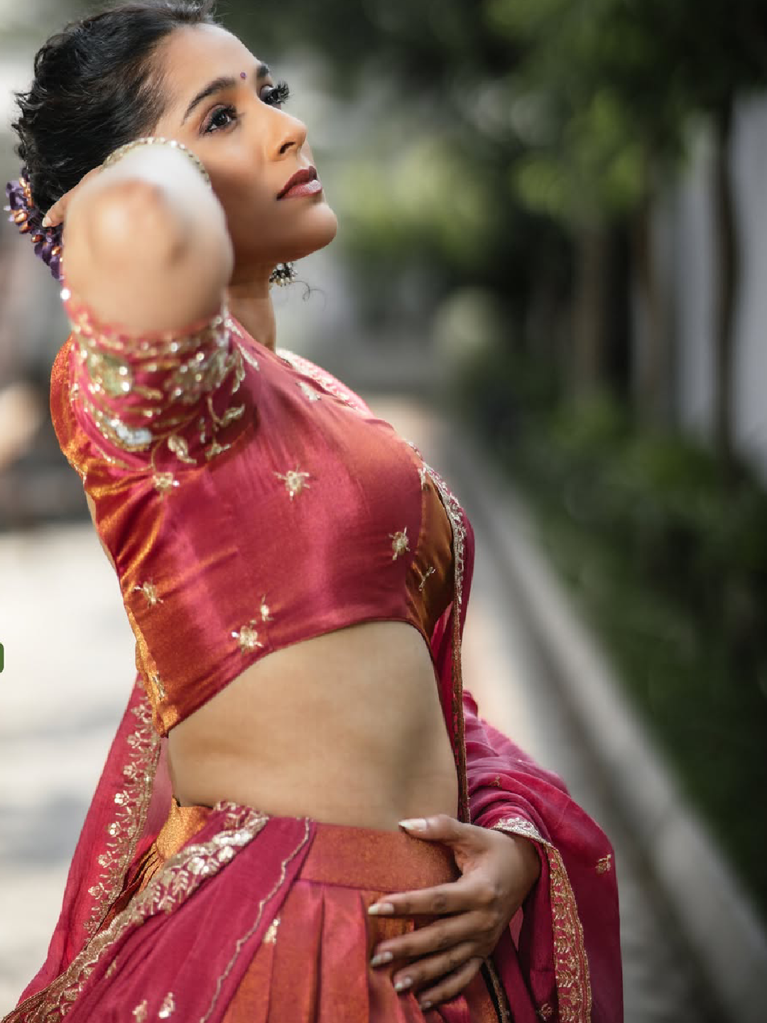 Rashmi Gautam Stunning Looks in a Half Saree