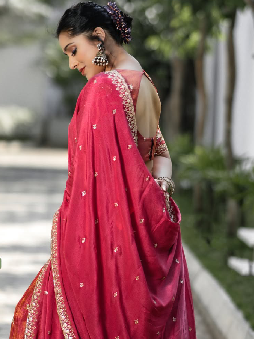 Rashmi Gautam Stunning Looks in a Half Saree