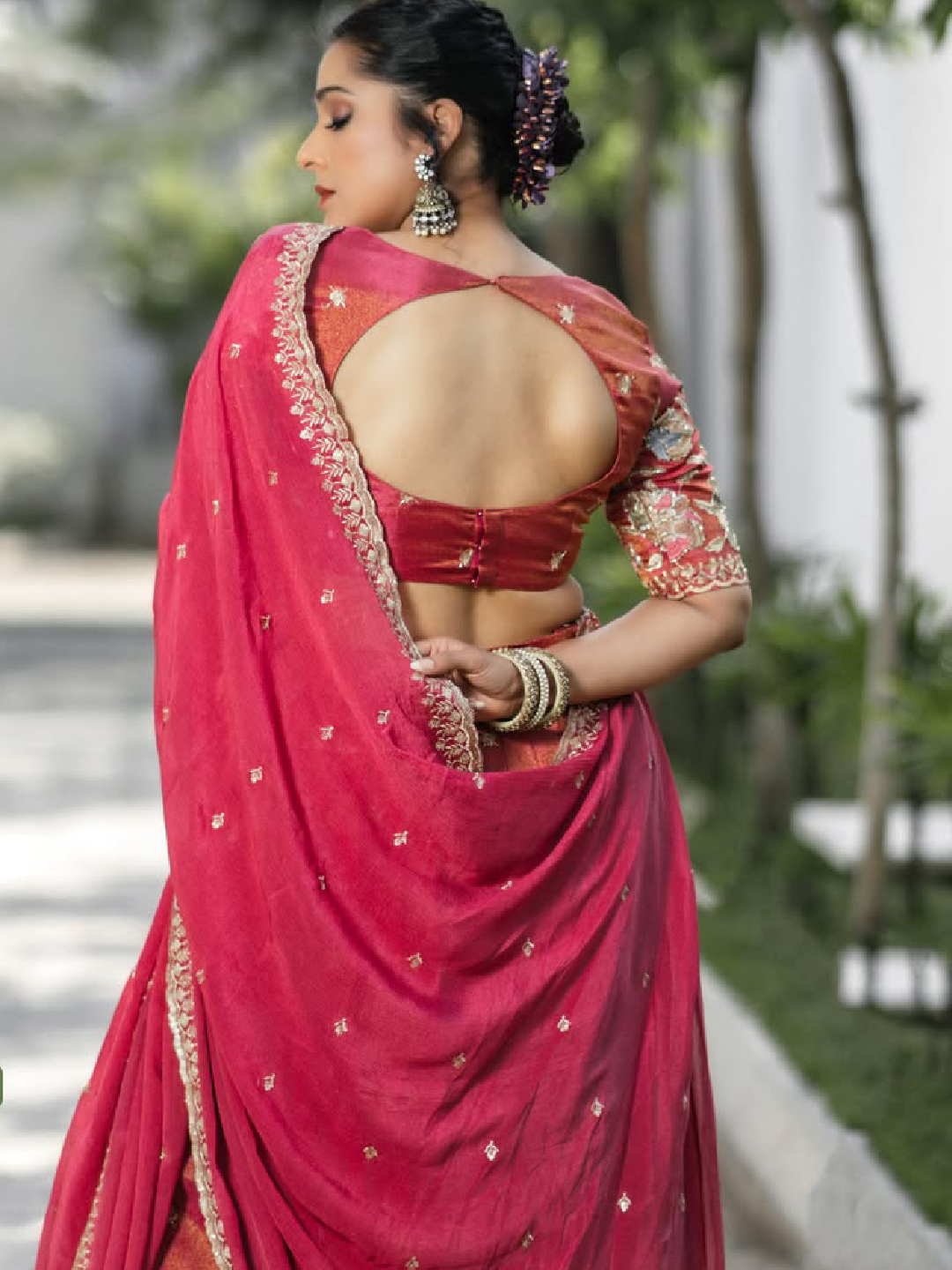 Rashmi Gautam Stunning Looks in a Half Saree