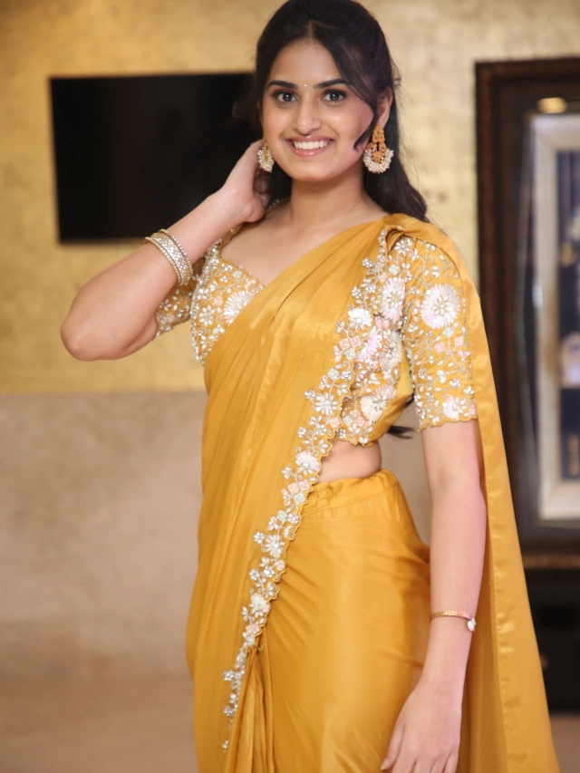 Rayancha Kokkura Cute Photos in Saree