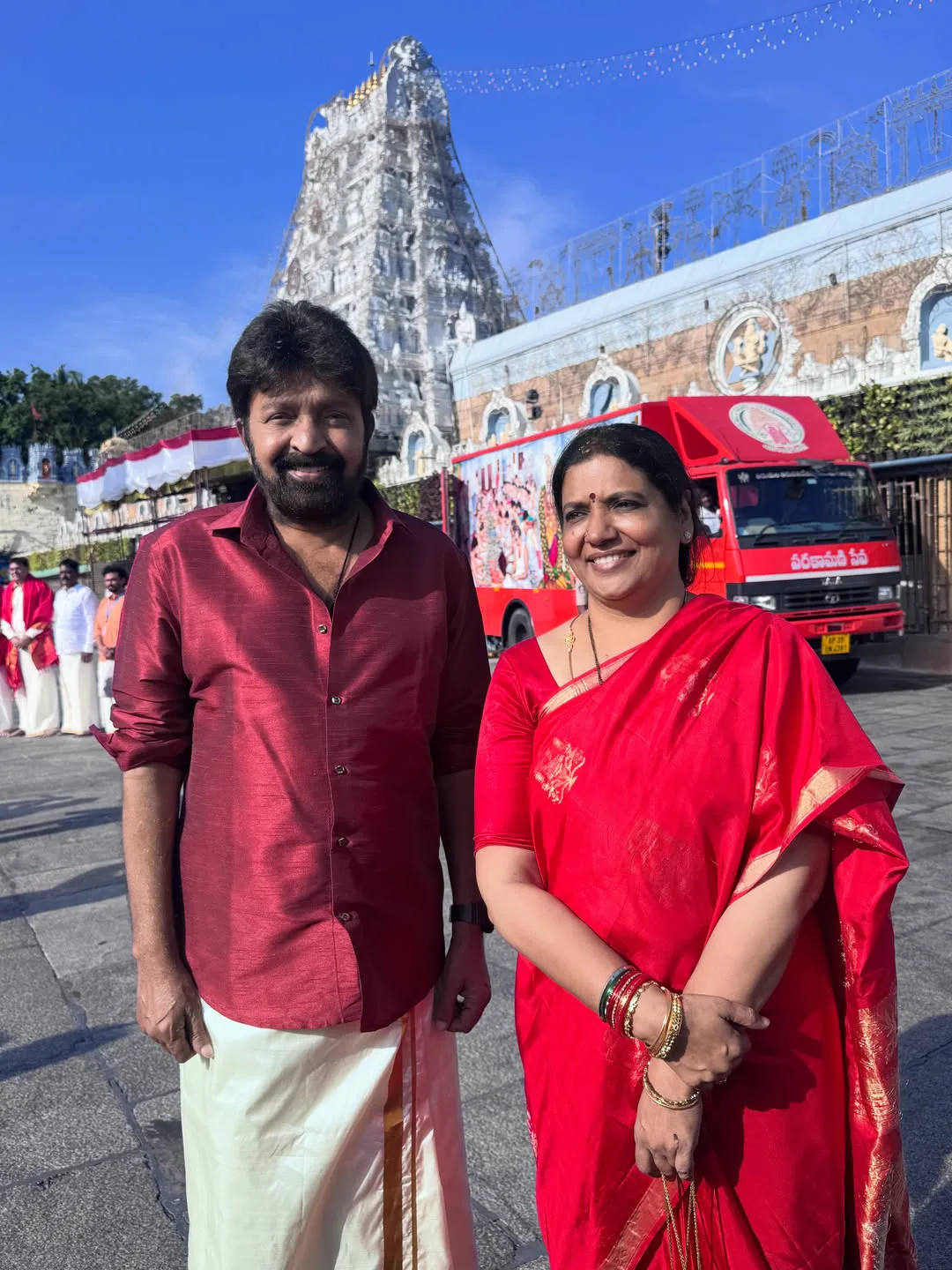Senior actor Rajasekhar visits Tirumala with his wife and daughters