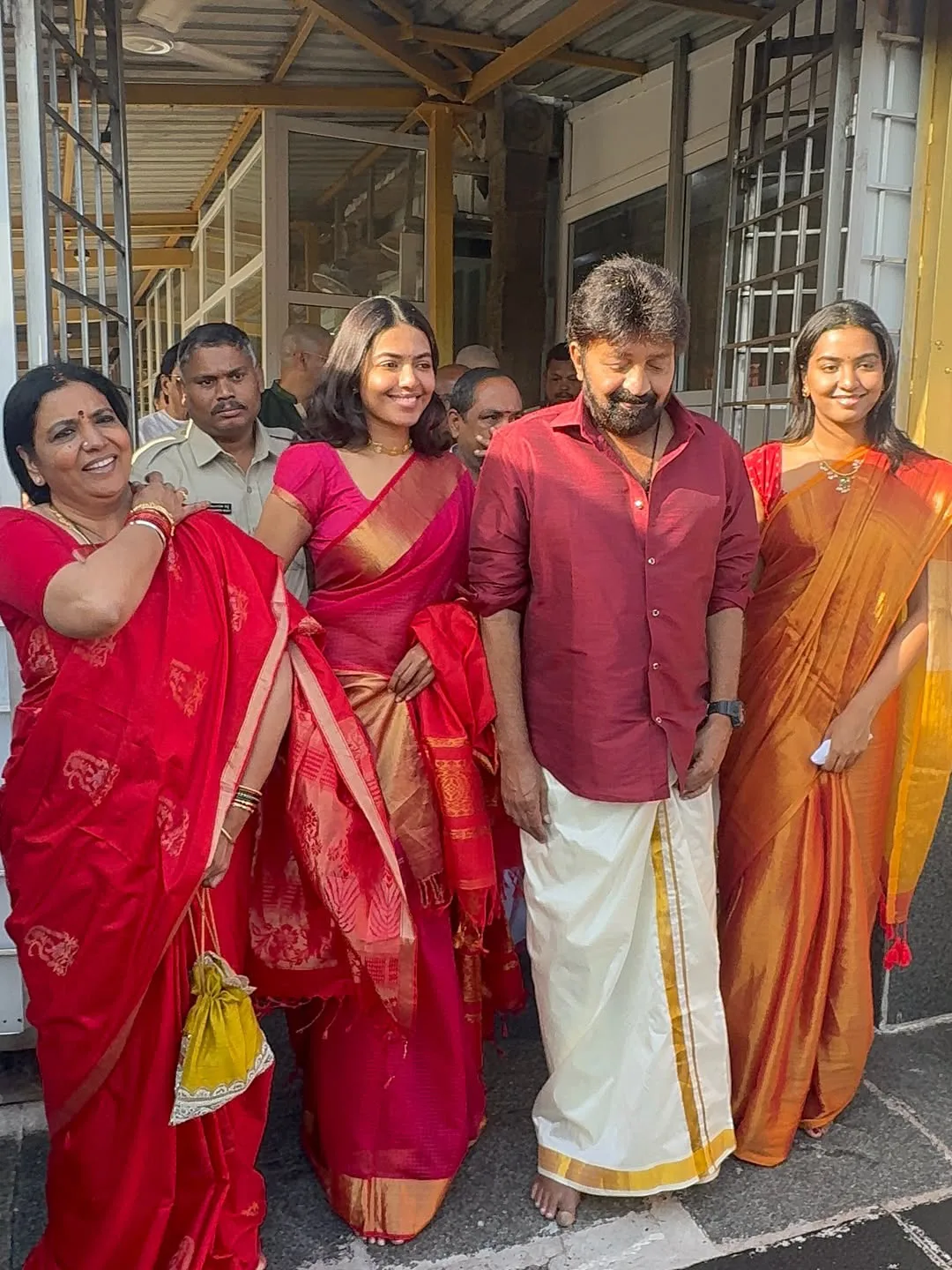 Senior actor Rajasekhar visits Tirumala with his wife and daughters