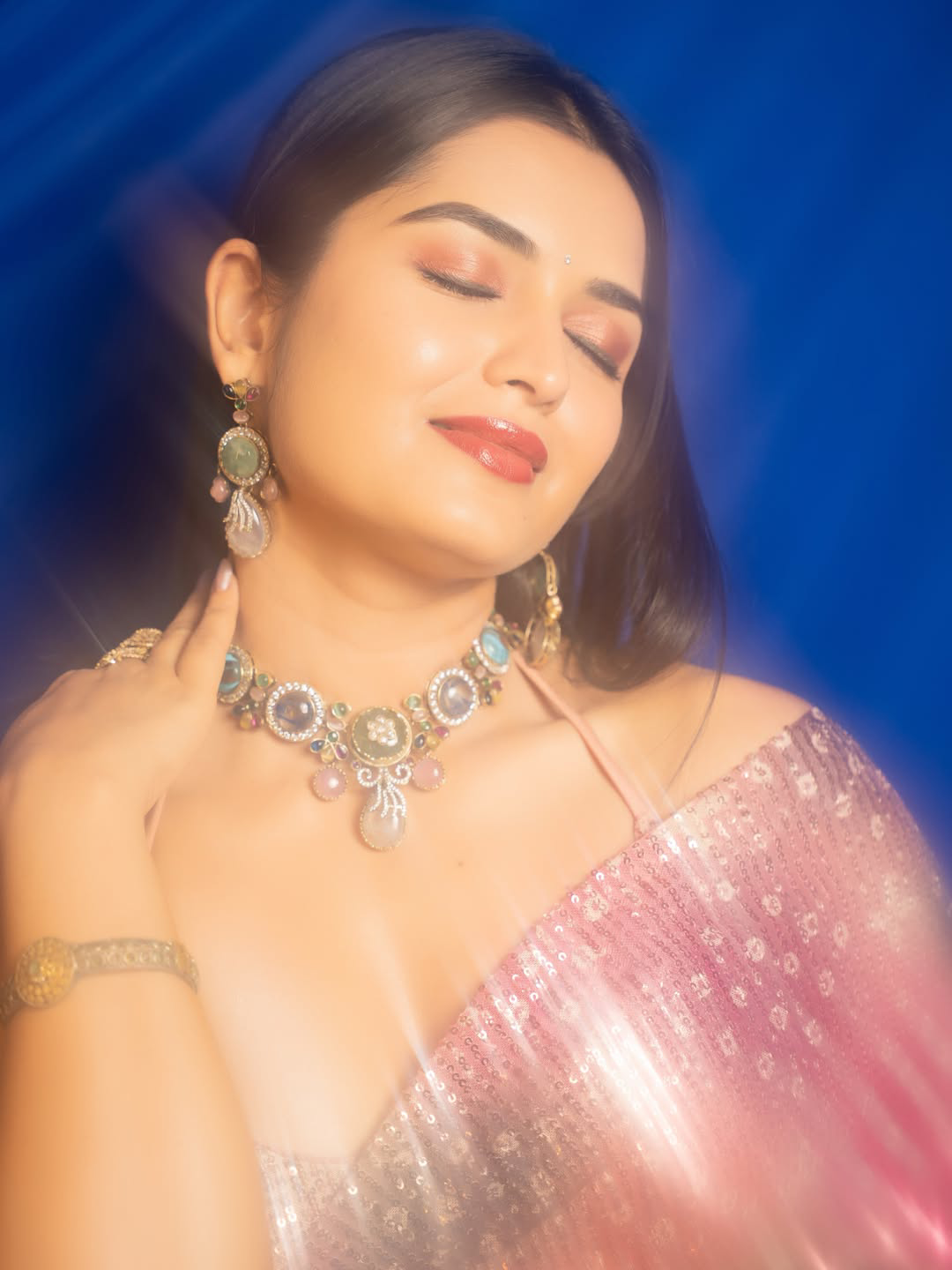 Serial actress priyanka jain stunning looks in saree