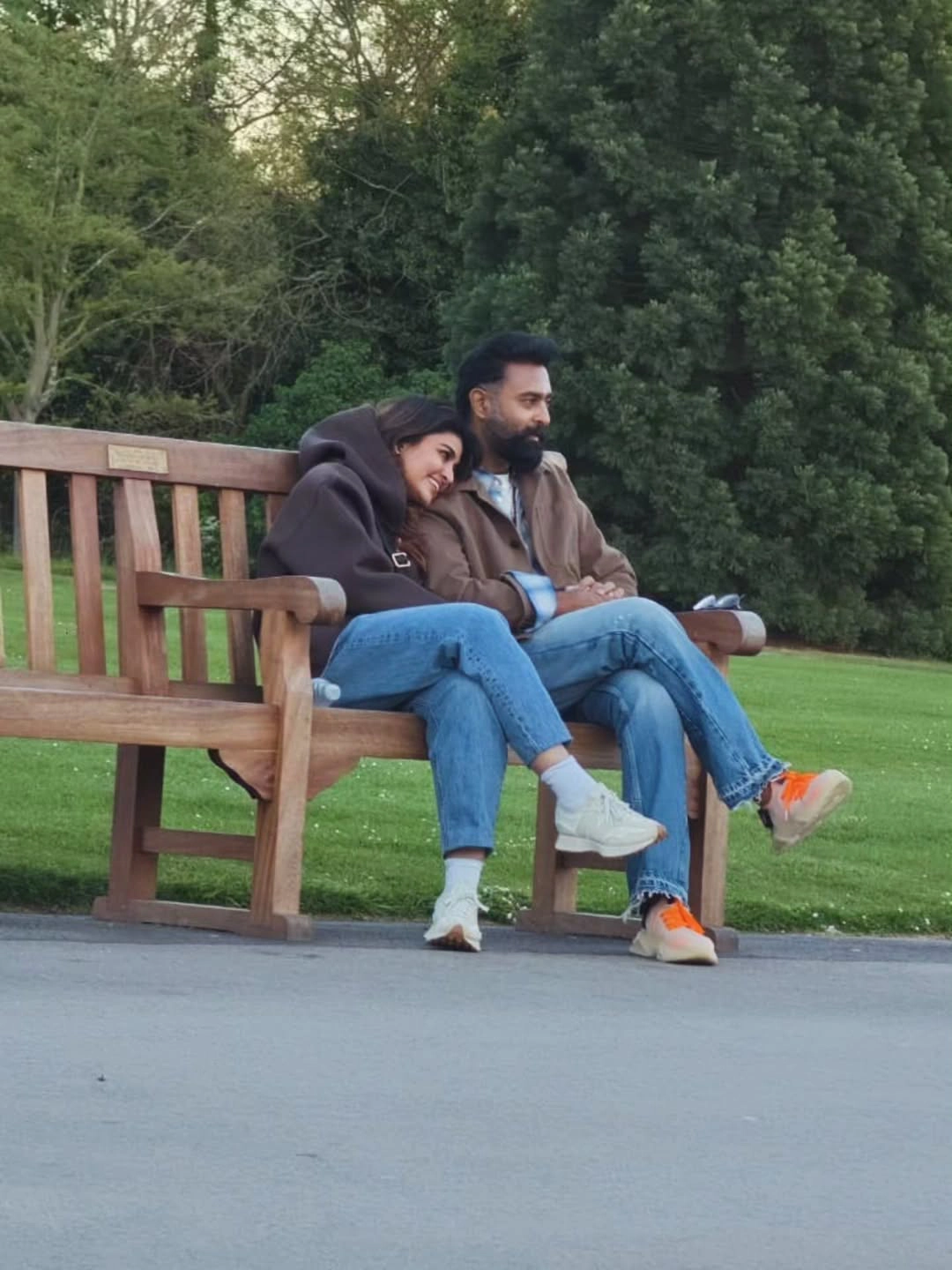 Sneha Shares Cute Photos with Husband Prasanna on Wedding Anniversary