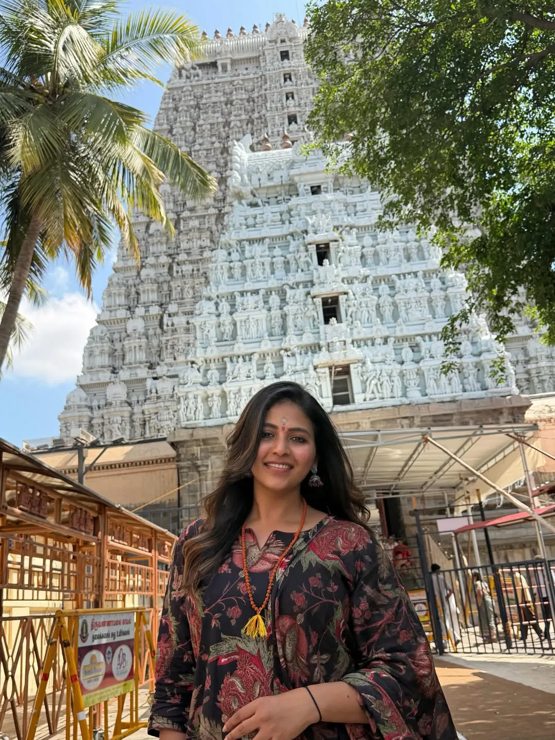 South Heroine Anjali visit Arunachalam