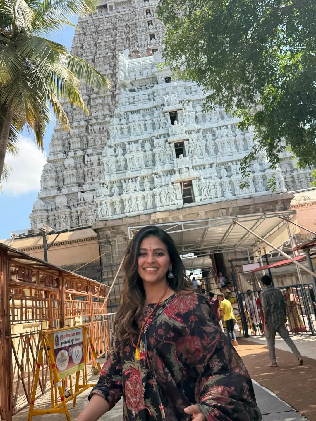 South Heroine Anjali visit Arunachalam