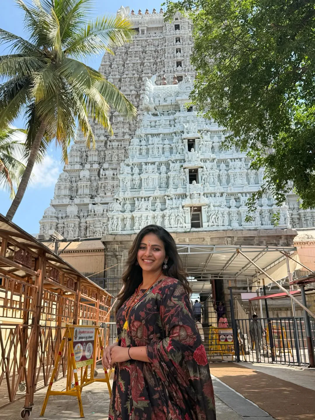 South Heroine Anjali visit Arunachalam