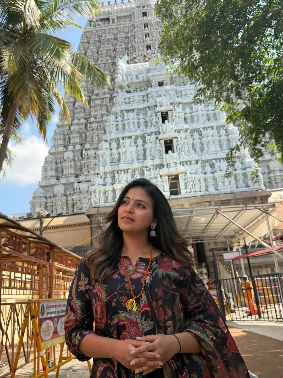 South Heroine Anjali visit Arunachalam