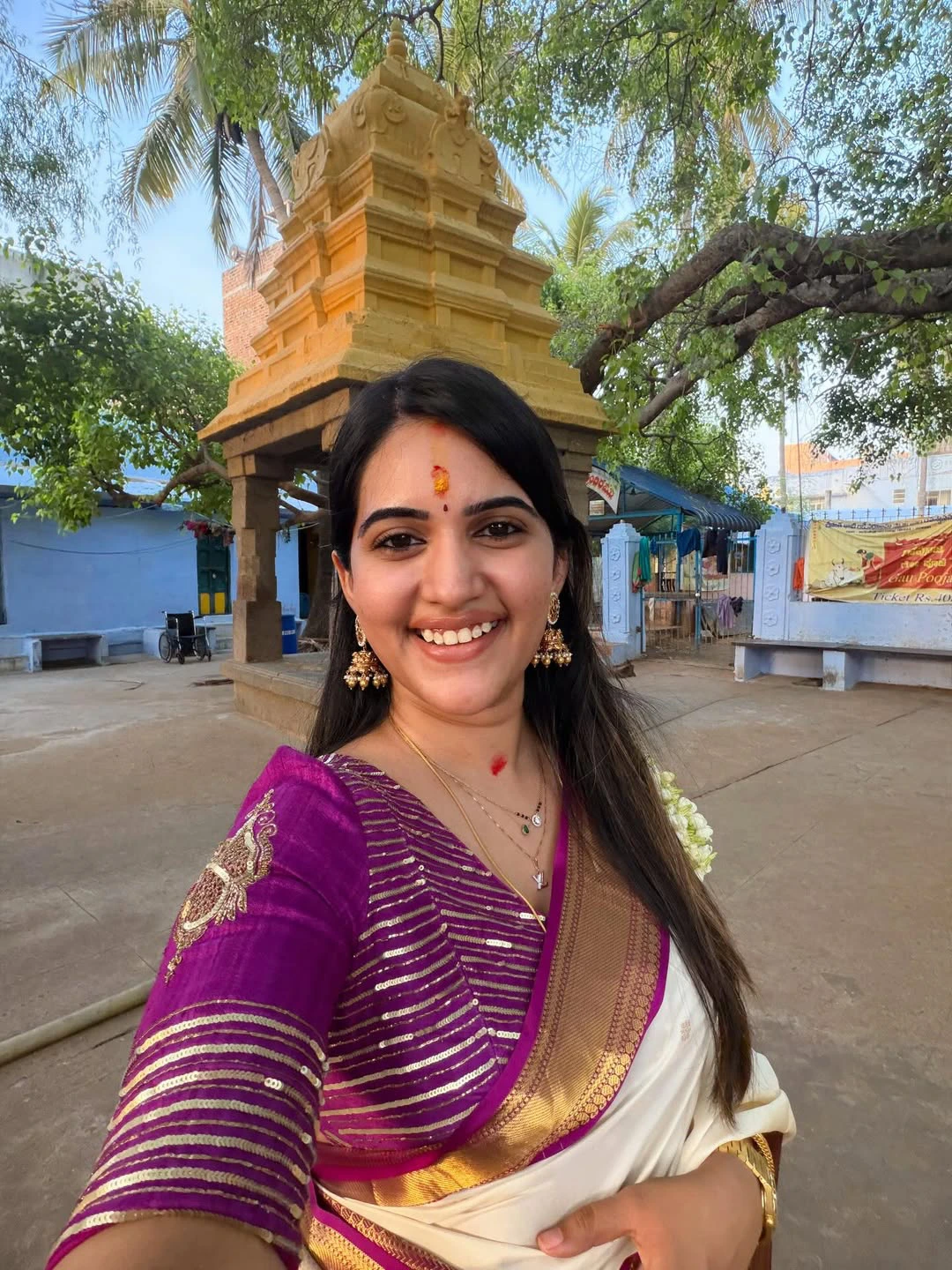 Sravanthi Chokarapu Kadiri Lakshmi Narasimha Swamy Temple