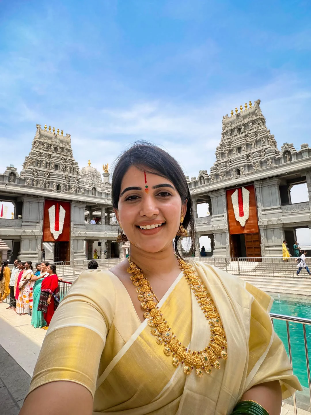 Sravanthi Chokarapu Visits Swarnagiri Temple