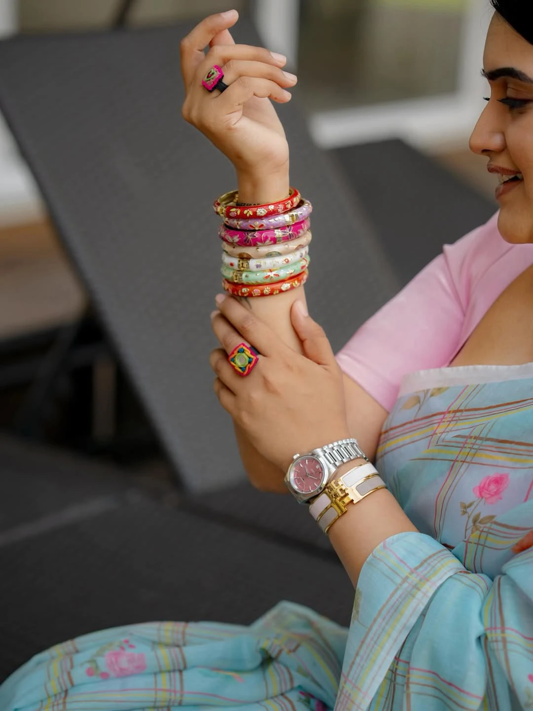 Anchor Sravanthi Chokarapu Stunning Looks in Saree