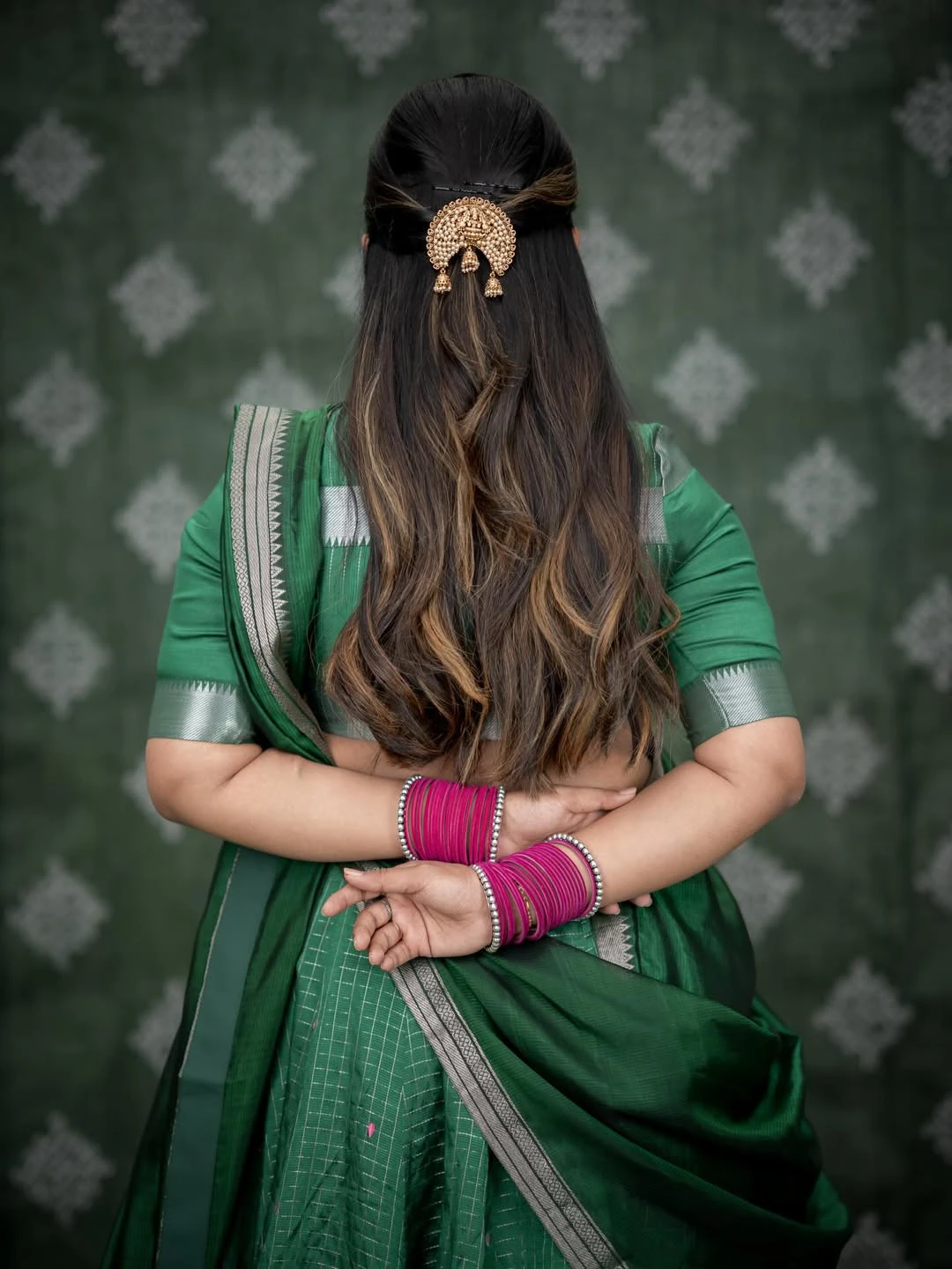 Anchor Sravanthi Chokarapu Cute Looks in Green Half Saree