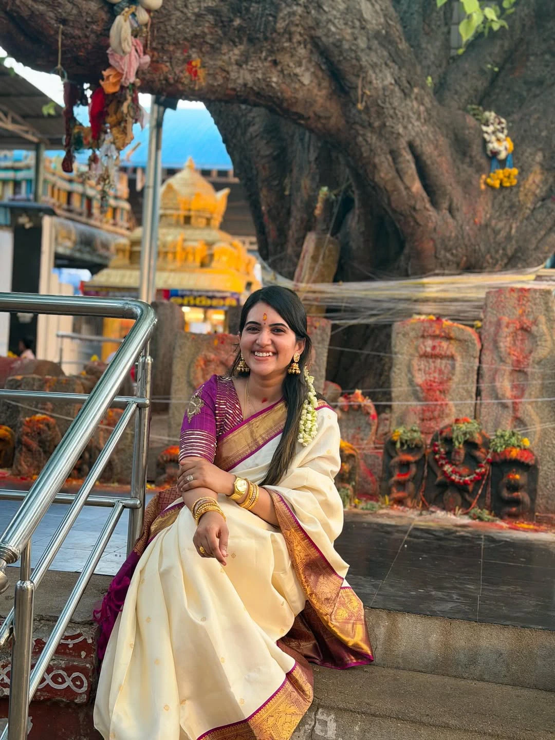 Sravanthi Chokarapu Kadiri Lakshmi Narasimha Swamy Temple