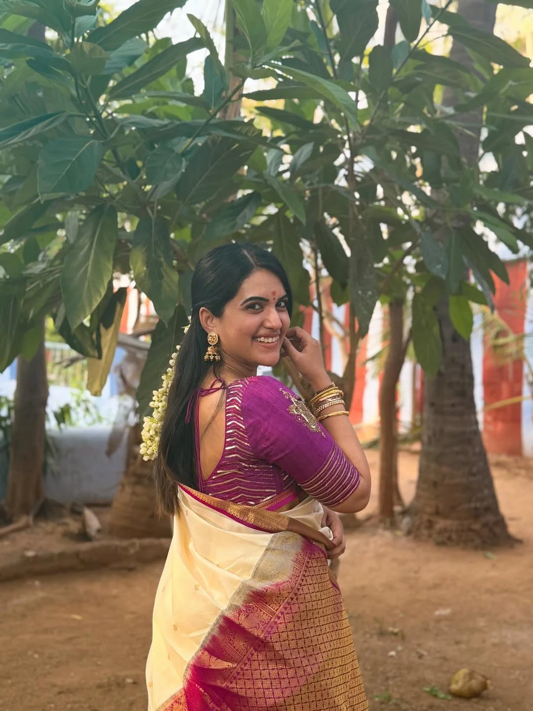 Sravanthi Chokarapu Kadiri Lakshmi Narasimha Swamy Temple