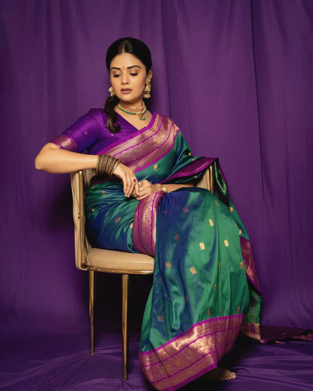 Anchor Sreemukhi Traditional Looks