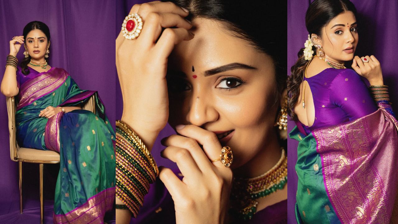 Anchor Sreemukhi Traditional Looks