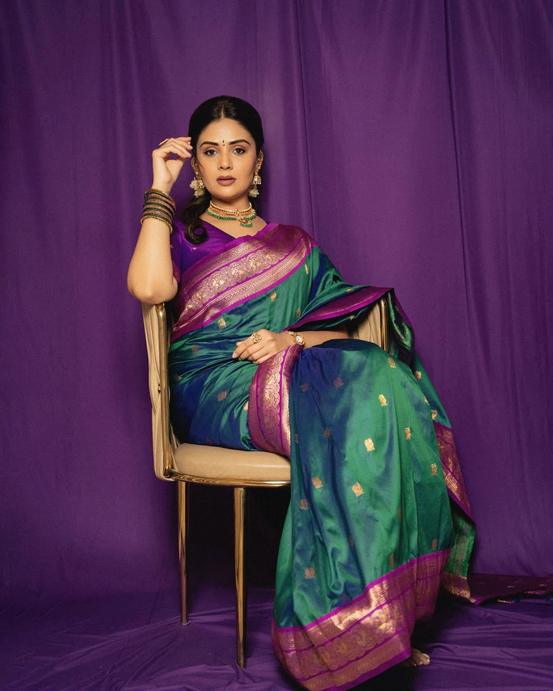 Anchor Sreemukhi Traditional Looks