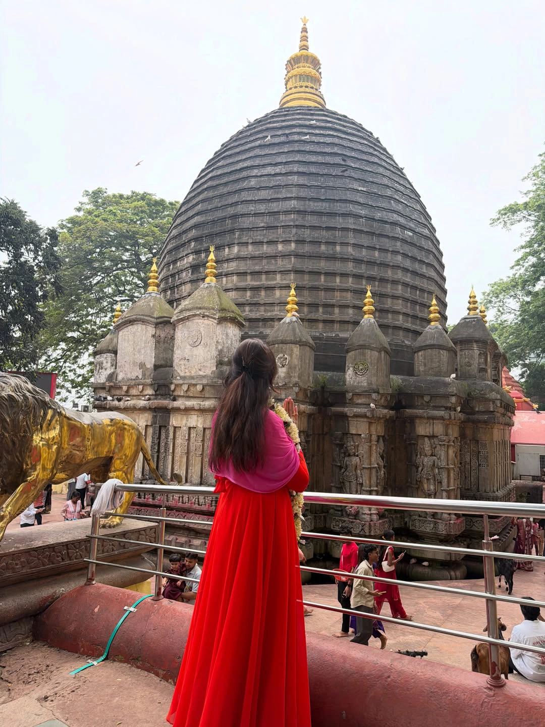 Anchor Sreemukhi Visits Kamakhya Temple