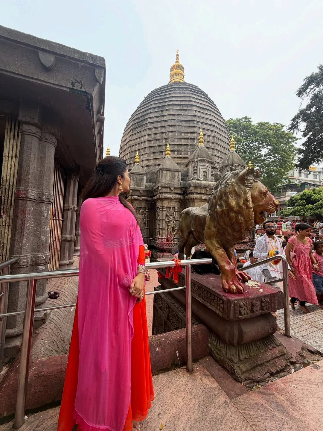 Anchor Sreemukhi Visits Kamakhya Temple