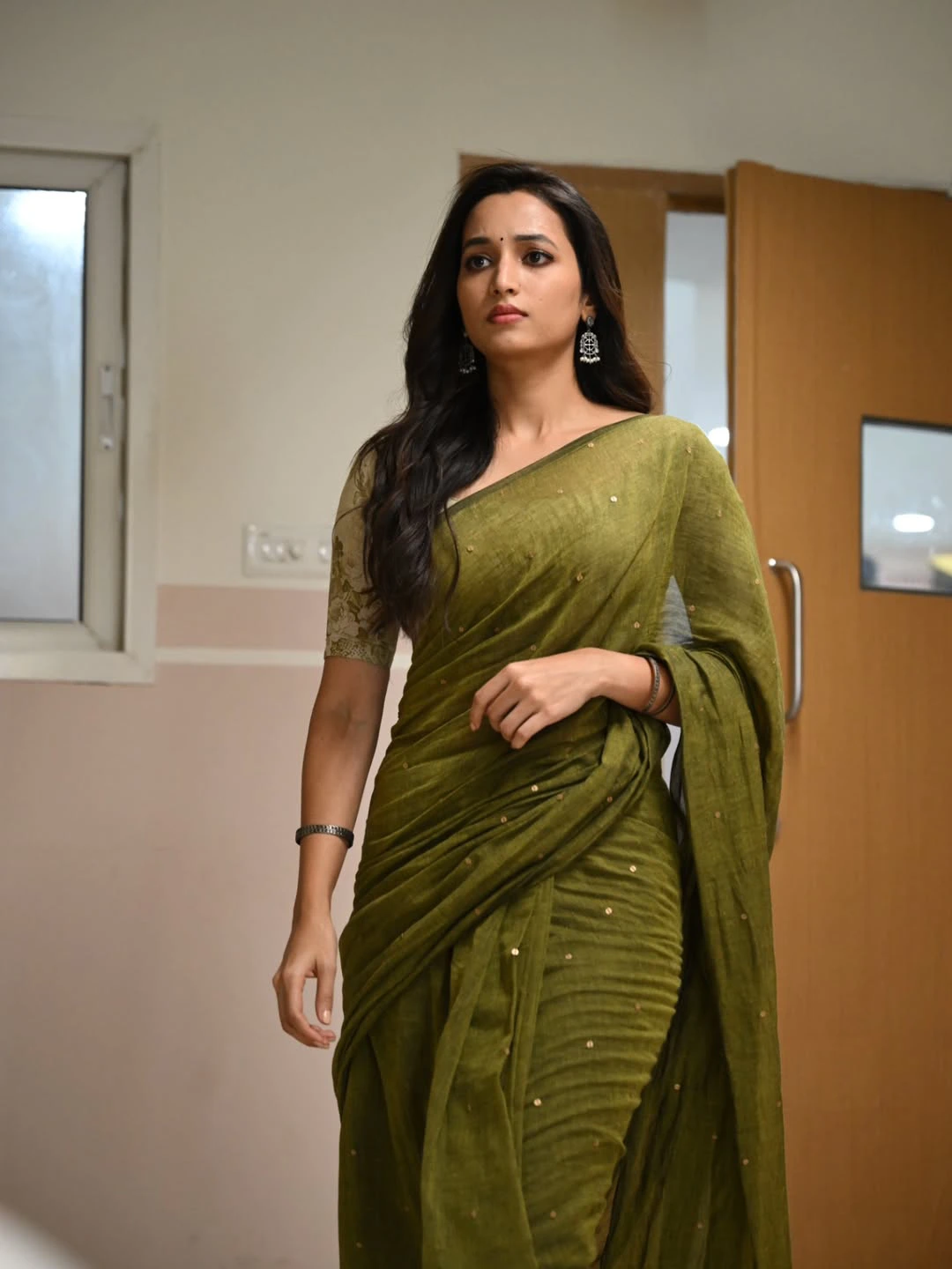 Srinidhi Shetty Shares Nani Hit 3 Movie Working Stills