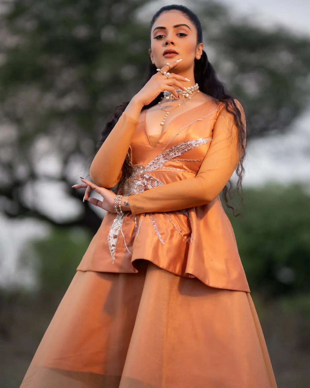 Star anchor sreemukhi stunning photos goes viral on social media