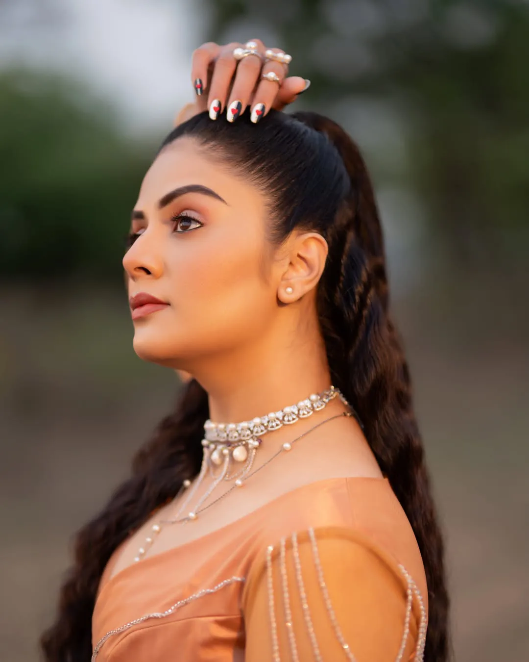 Star anchor sreemukhi stunning photos goes viral on social media