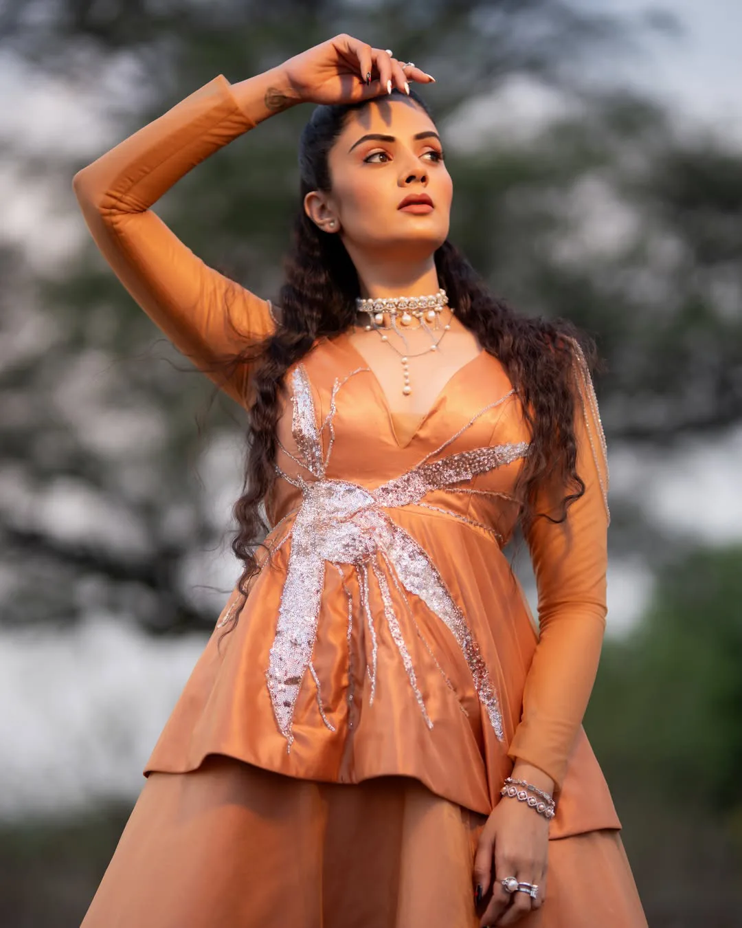 Star anchor sreemukhi stunning photos goes viral on social media