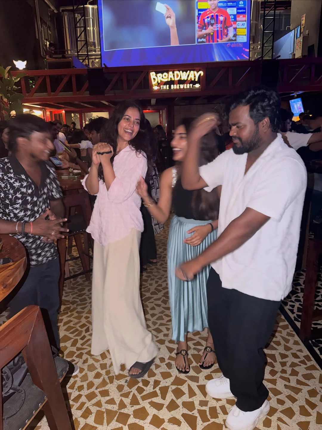Supritha Bindu Madhavi Enjoying in Pub