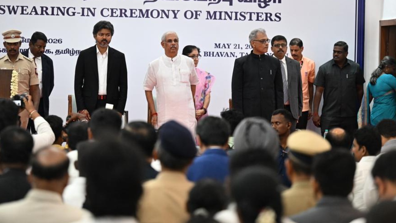 Tamil nadu cabinet expansion : తమిళనాడులో విజయ్‌ క్యాబినెట్ విస్తరణ.. 21మది టీవీకే, ఇద్దరు కాంగ్రెస్.. ఆ పార్టీలకు నో చాన్స్..