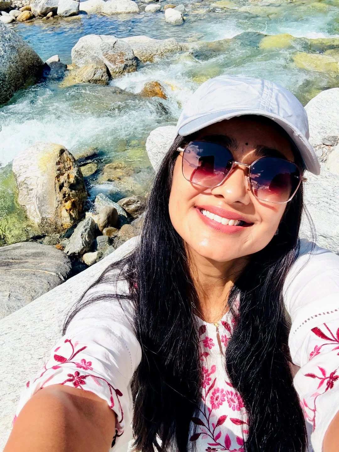 Tejaswini Gowda Amardeep Went to Chardham Yatra