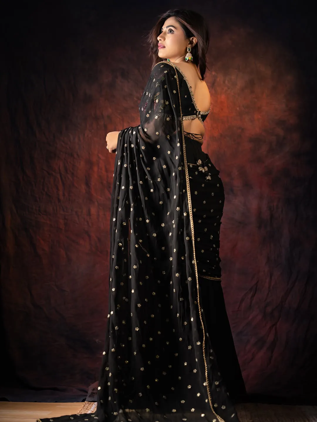 Tollywood Beauty Nayan sarika stunning looks in black saree