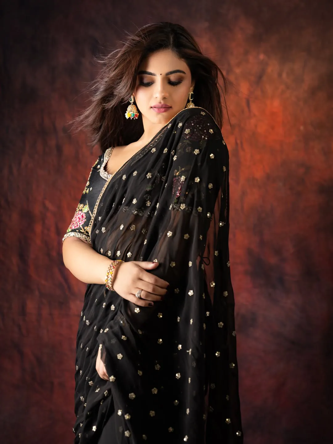 Tollywood Beauty Nayan sarika stunning looks in black saree