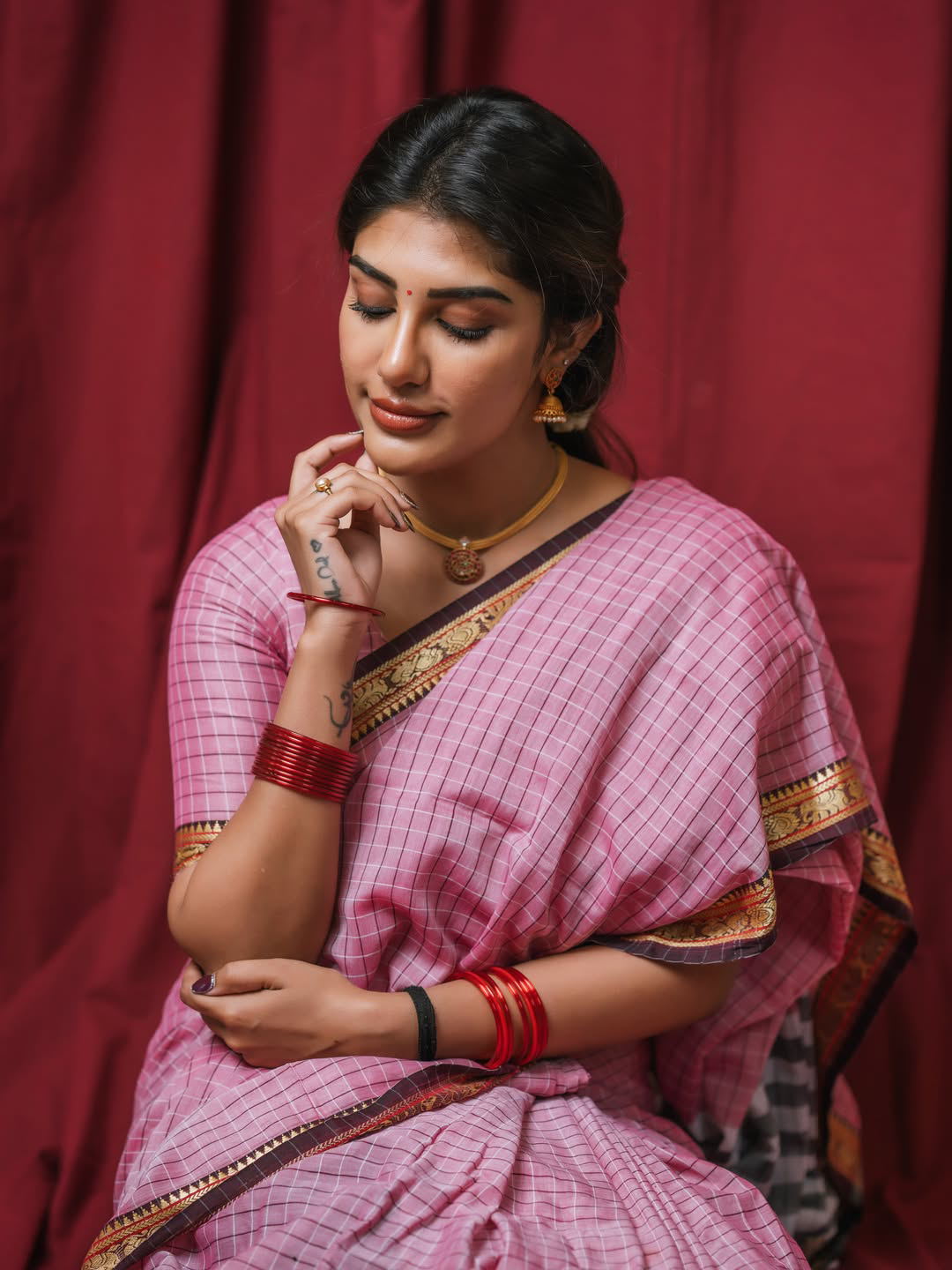 Tollywood beauty Supritha latest photos in saree