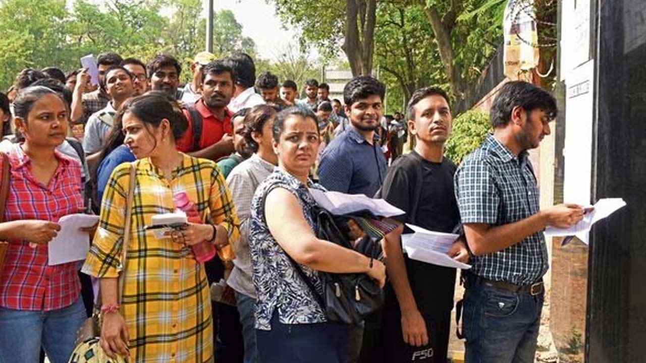 TG Free Civils Coaching : నిరుద్యోగులకు సర్కార్ శుభవార్త.. ఉచితంగా సివిల్ సర్వీసెస్ కోచింగ్.. ఫ్రీ గా వసతి, భోజనం.. ఎలా అప్లై చేయాలంటే..