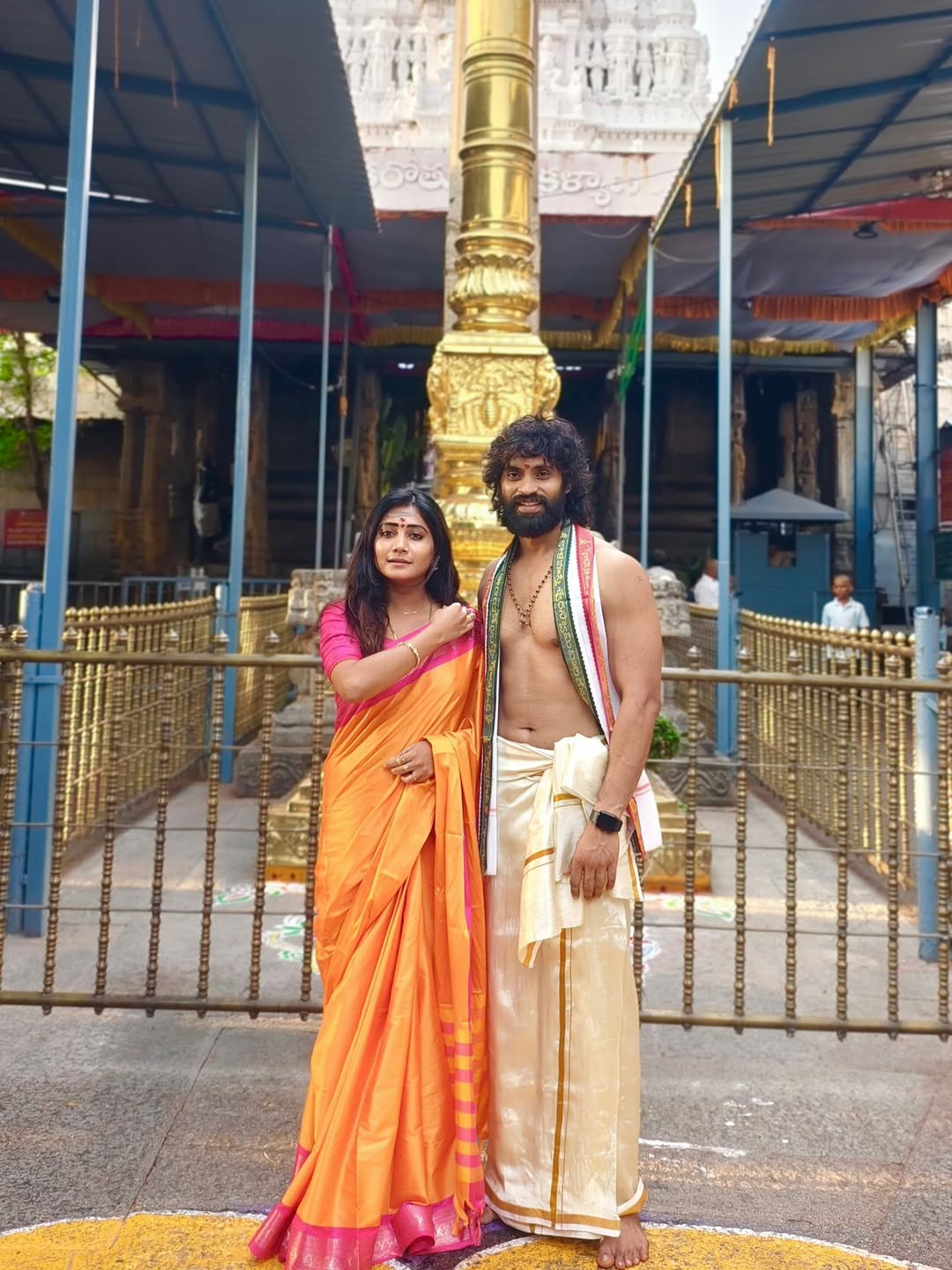 Vasanthi Krishnan and Pawan Kalyan visited Shiva temple with family