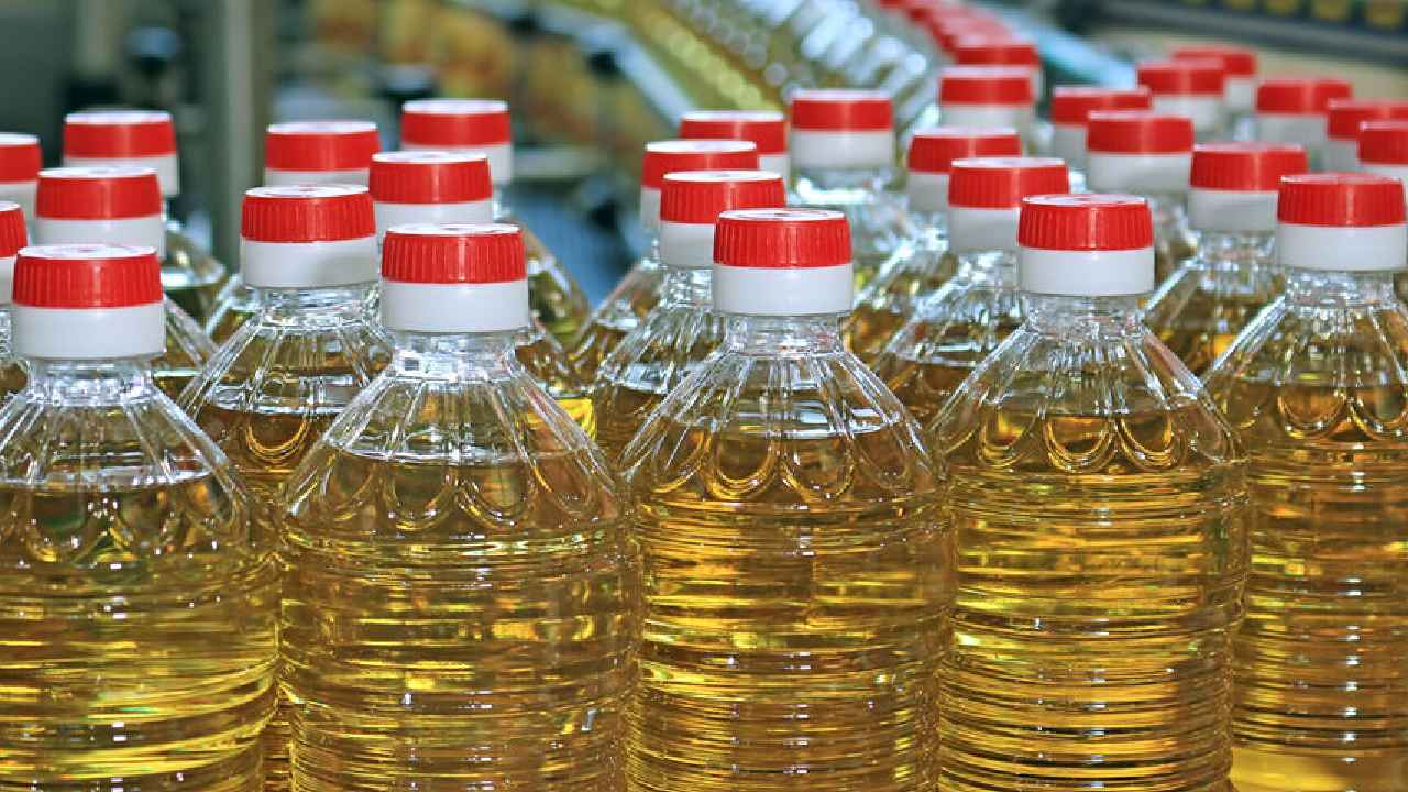 Vegetable Oils: మరో బాదుడు తప్పదా..! పెరగనున్న వంట నూనెల ధరలు..?