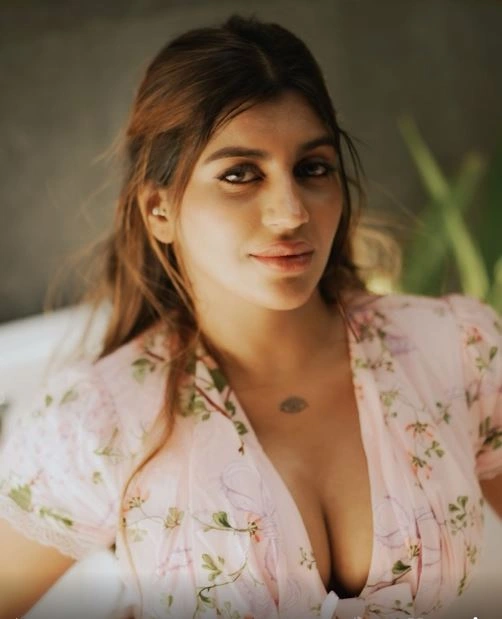 Yashika Aannand Shares Photos from Bath Tub