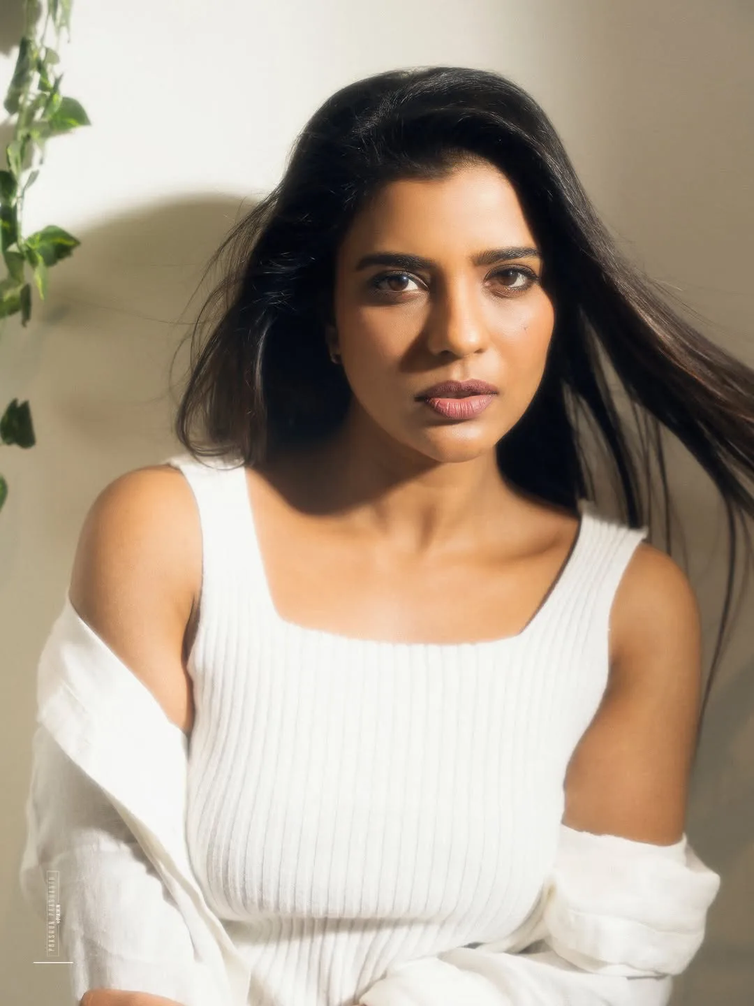 aishwarya rajesh stunning looks in white top