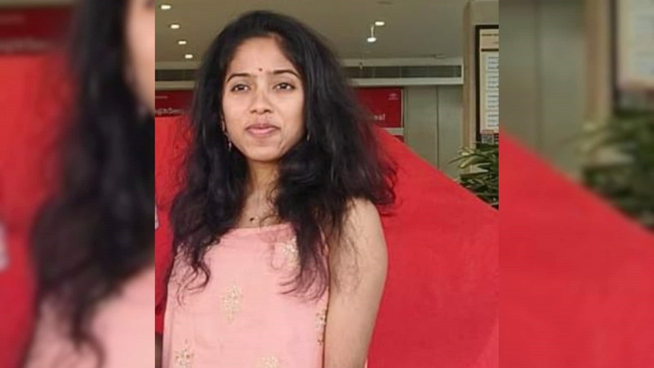 Bengaluru Cop Wife : పోలీసు కానిస్టేబుల్ భార్య మృతి.. అంతకు ముందే చెల్లికి వాట్సాప్ లో ఫోన్ పాస్వర్డ్ మెసేజ్.. కట్ చేస్తే..