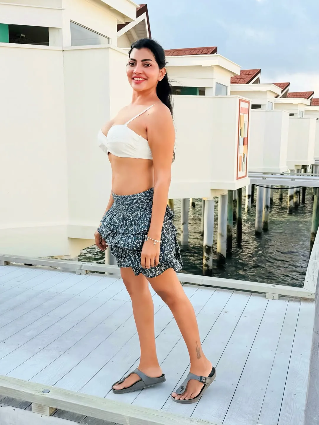 bigg boss fame lahari latest glamour look