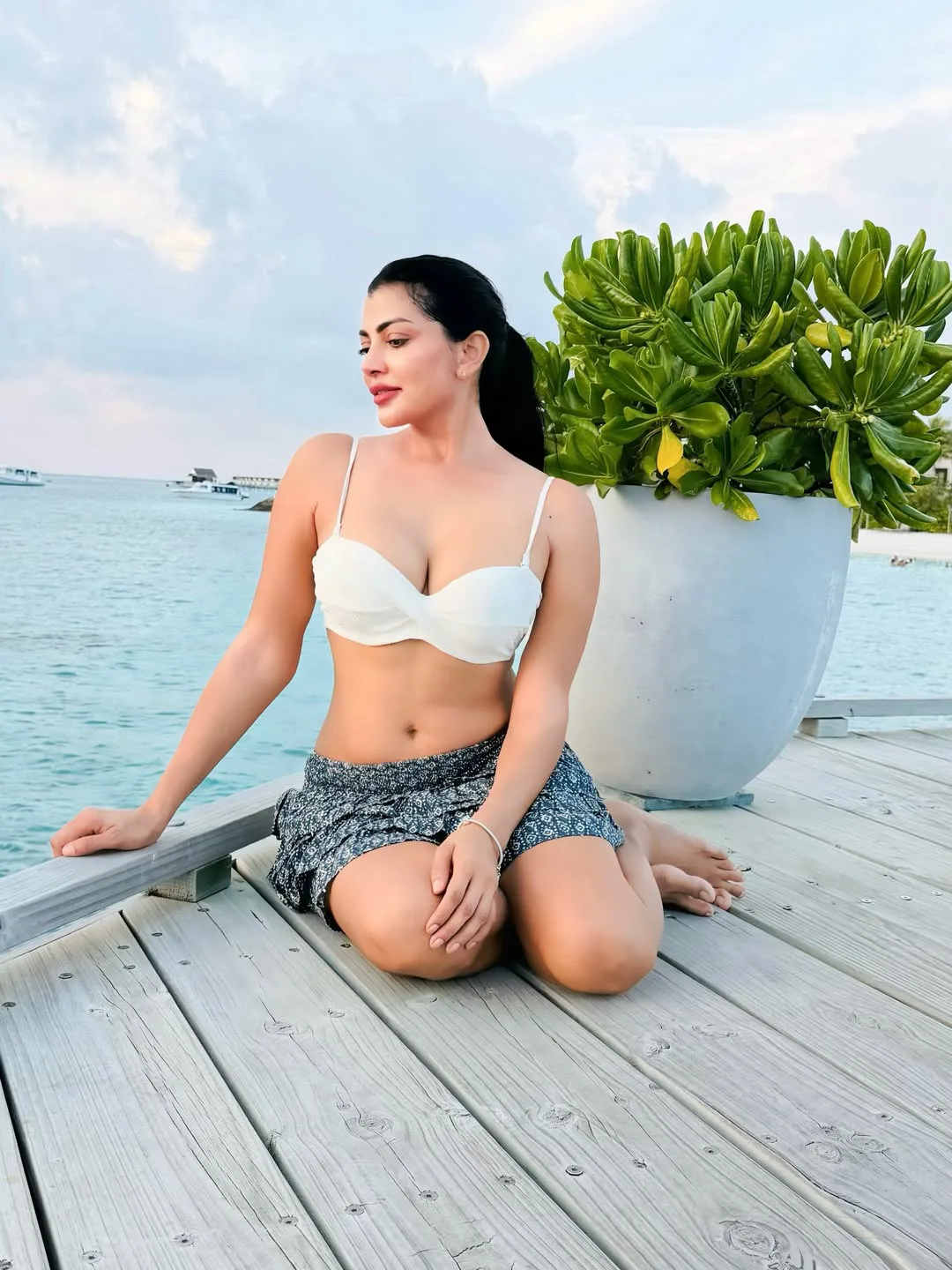 bigg boss fame lahari latest glamour look