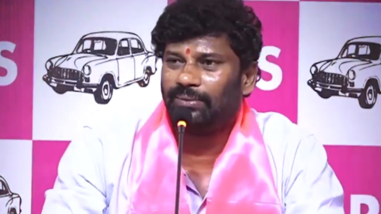 Balka Suman : తెలంగాణ భవన్ దగ్గర ఉధ్రిక్తత.. బాల్క సుమన్ అరెస్టుకు పోలీసులు యత్నం.. అడ్డుకున్న బీఆర్ఎస్ కార్యకర్తలు