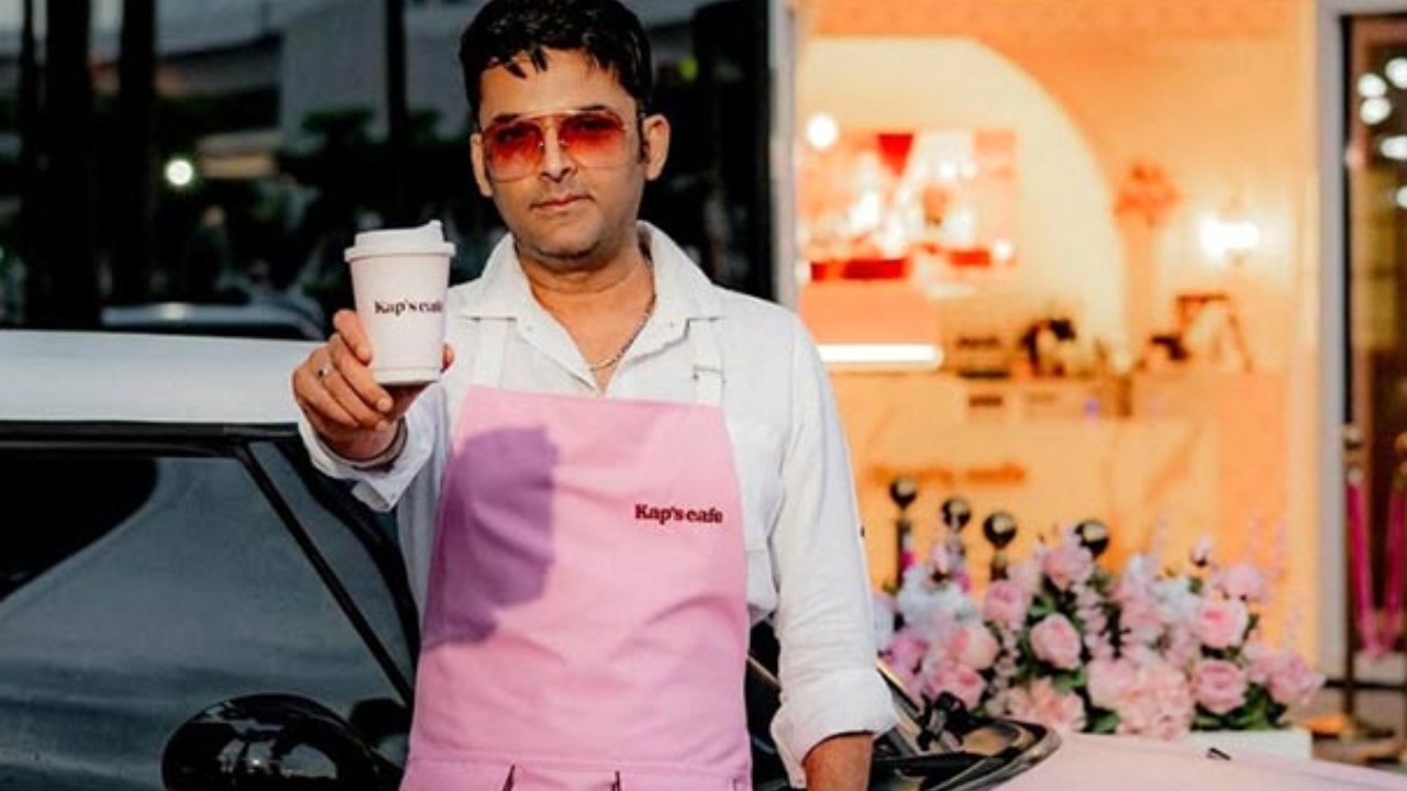 Kapil Sharma : స్టార్ కమెడియన్ కాఫీ షాప్ పై మళ్ళీ దాడి.. మళ్ళీ వాళ్ళే.. దారికి రాకపోతే అంటూ బెదిరింపులు..